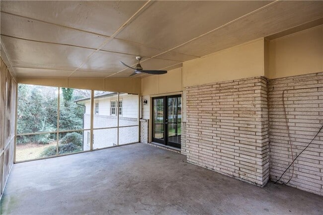 Building Photo - 2418 Sagamore Hills Dr