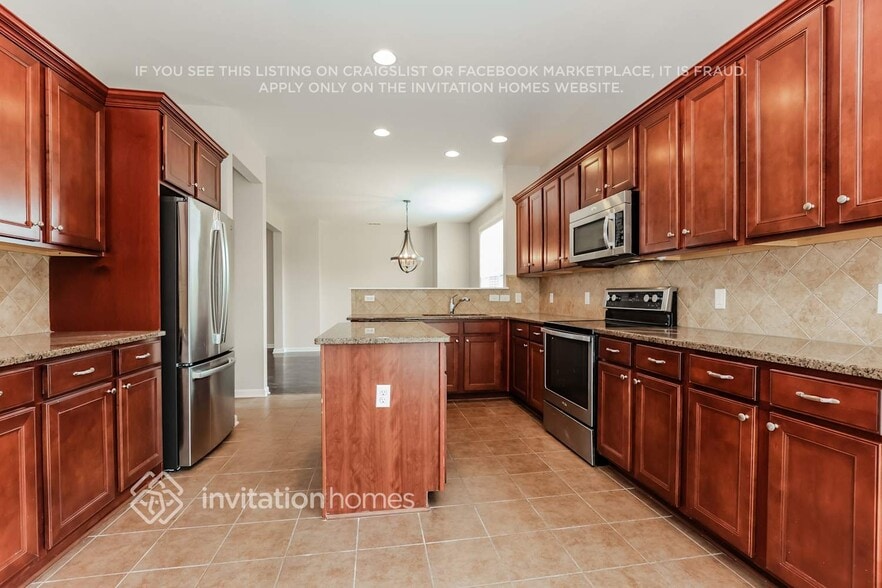 Building Photo - 1700 Stonewater Dr
