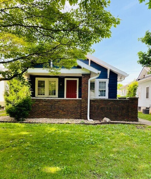 Primary Photo - 744 Berkley Rd