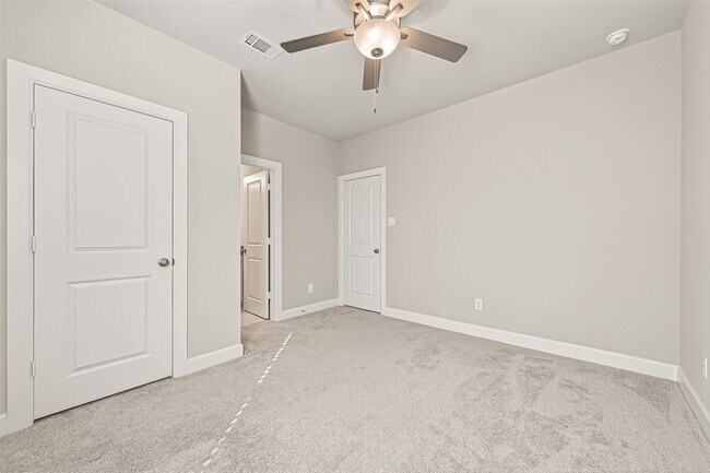 Building Photo - 23754 Pullin Market Dr