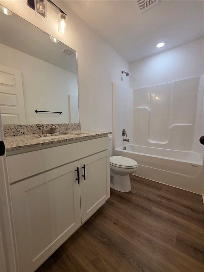 Building Photo - 1002 N Crater Ave