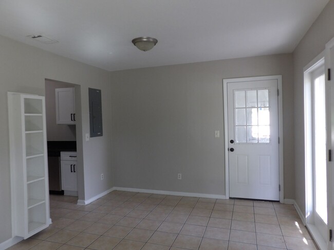 Building Photo - REMODELED INSIDE 3 Bedroom, 1 Bath, 1 car ...