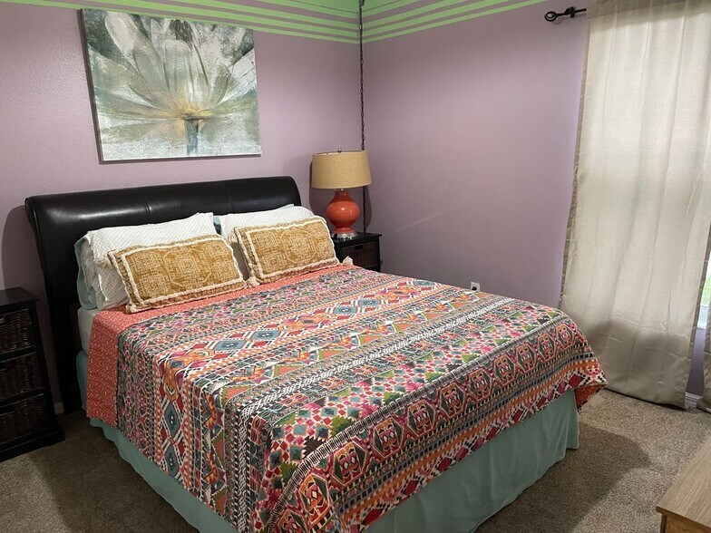 Building Photo - 562 SE Walters Terrace