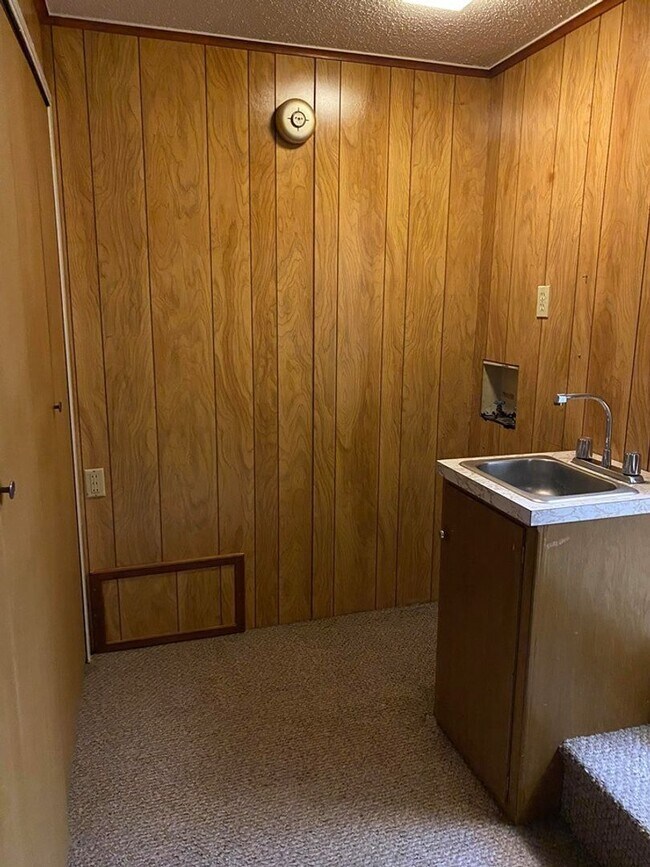 Building Photo - Super Clean and Nice!