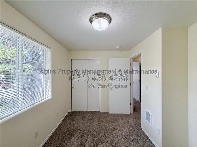 Building Photo - 8314 SE Yamhill St