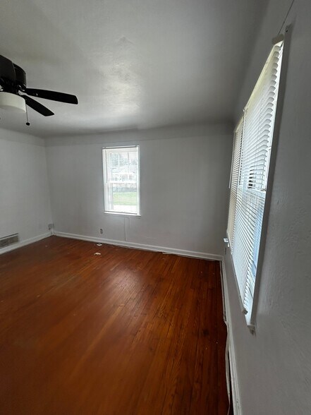 Building Photo - 5600 Gatesworth Ave