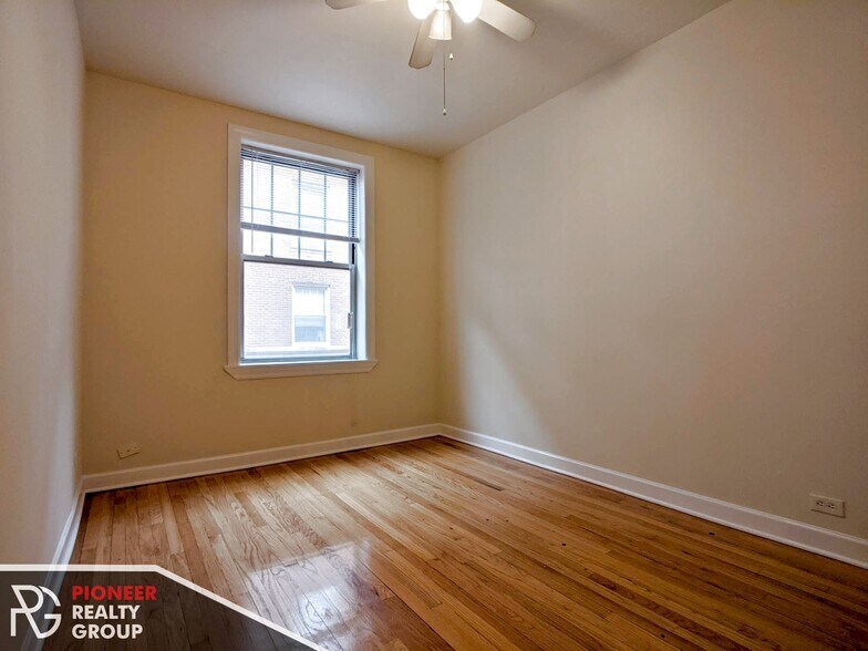 Building Photo - 540 W Aldine Ave