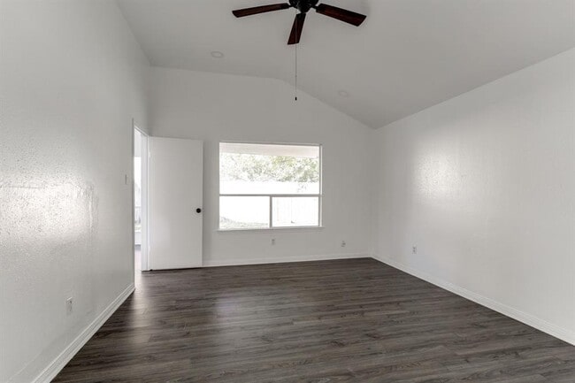 Building Photo - 18326 Autumn Trails Ln