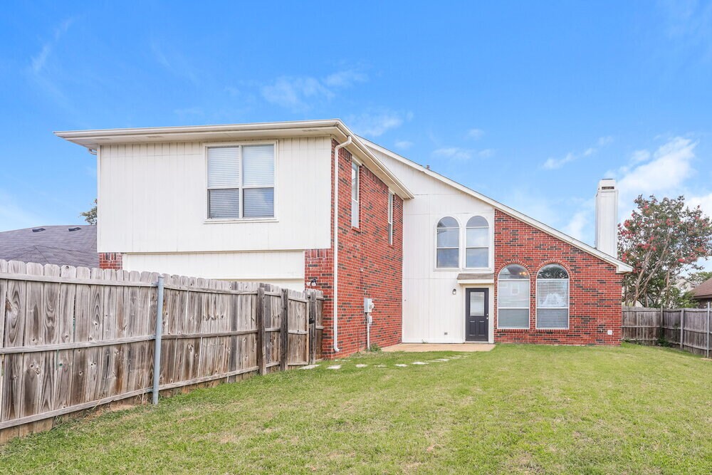 Building Photo - 1225 Paul Dr