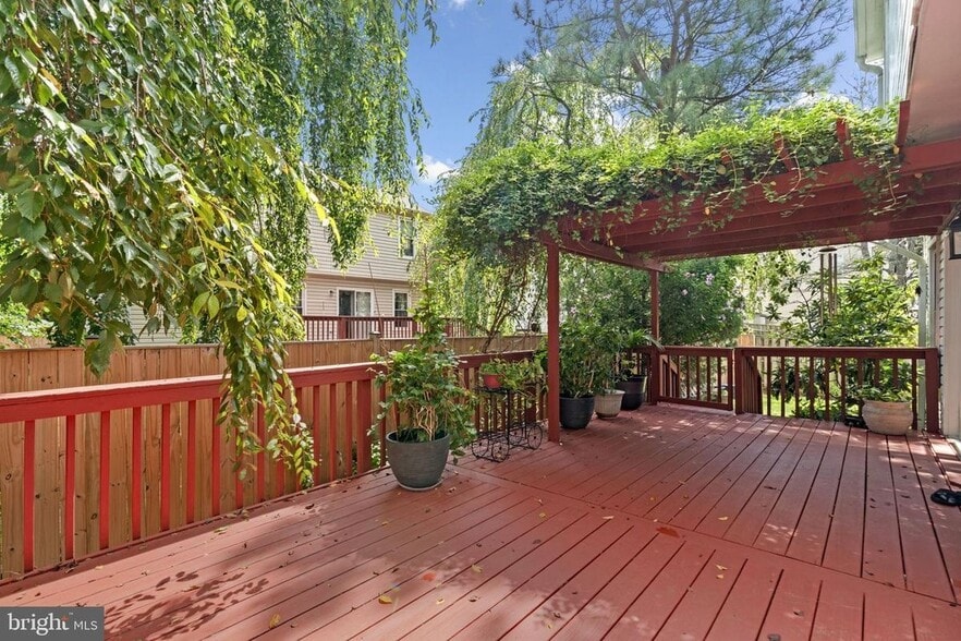 Building Photo - 19 Saddleview Ct