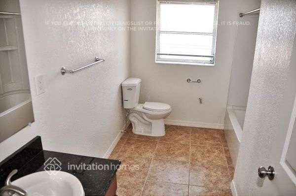 Building Photo - 2401 24th Way
