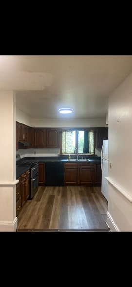 Kitchen - 2700 2nd St NW