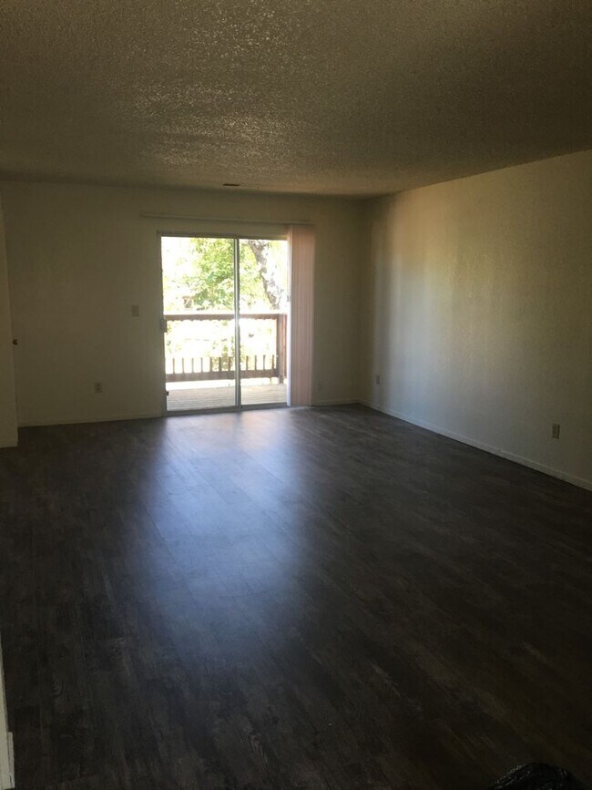 Building Photo - 1835 Conifer Way