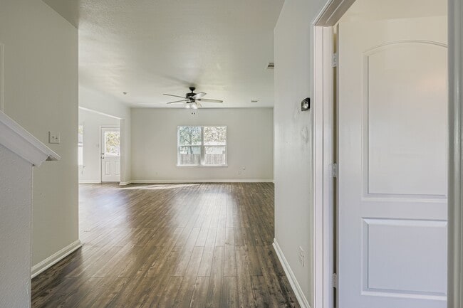 Building Photo - 4931 Monarch Falls Ln