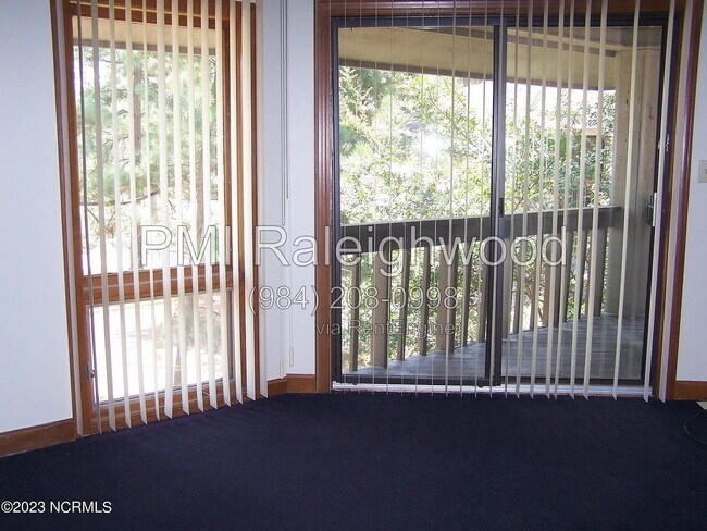 Building Photo - 220 Foxkroft Dr