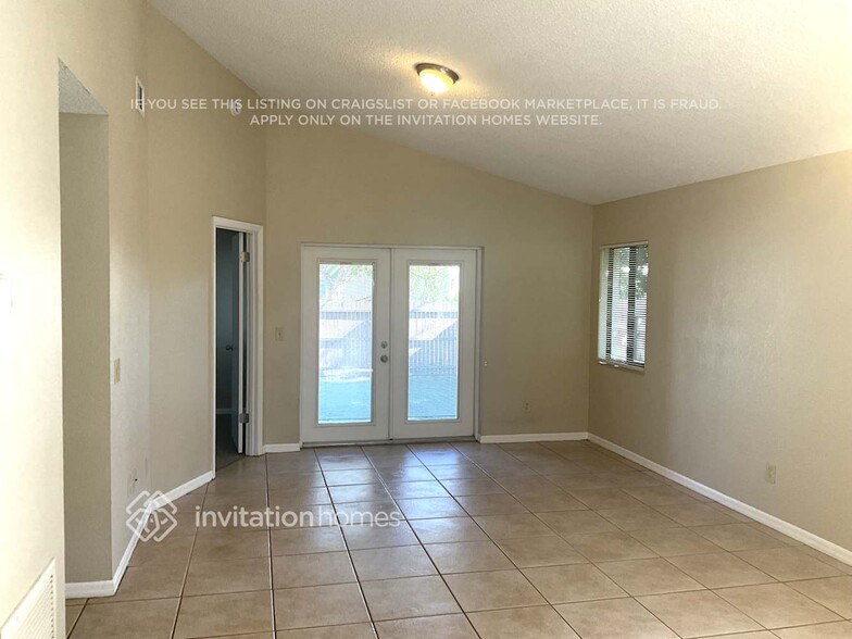 Building Photo - 105 River Chase Dr