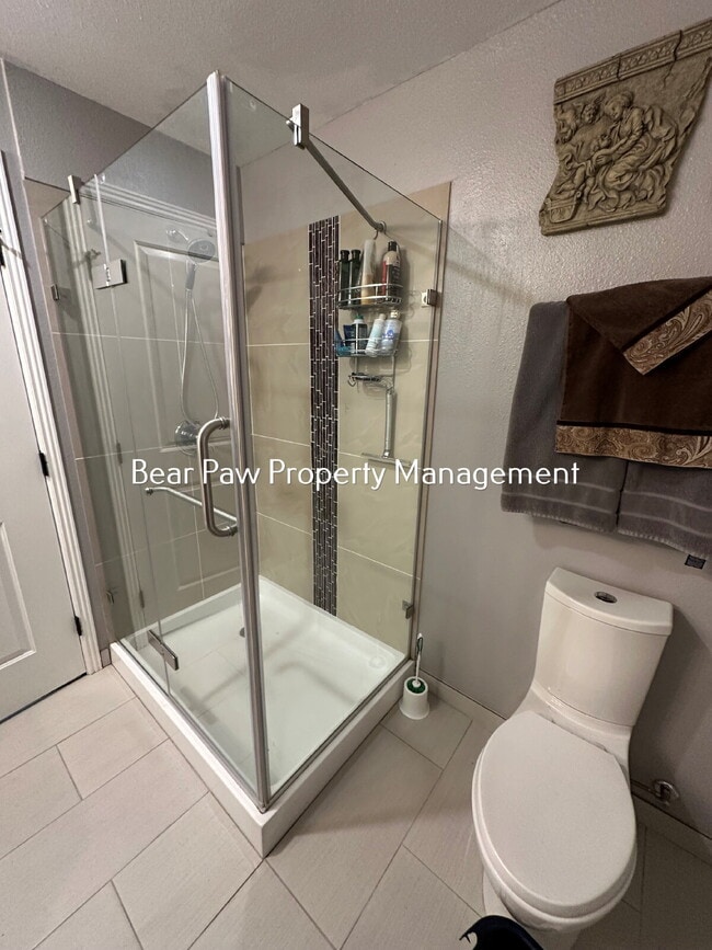 Building Photo - Charming 3-Bedroom Retreat with 2 Full Baths in Evergreen