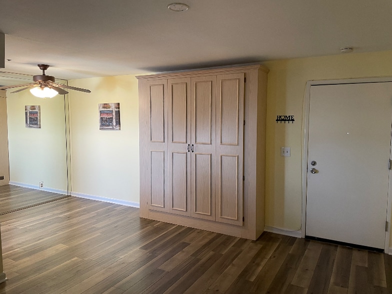 Primary Photo - 12123 W Bell Rd