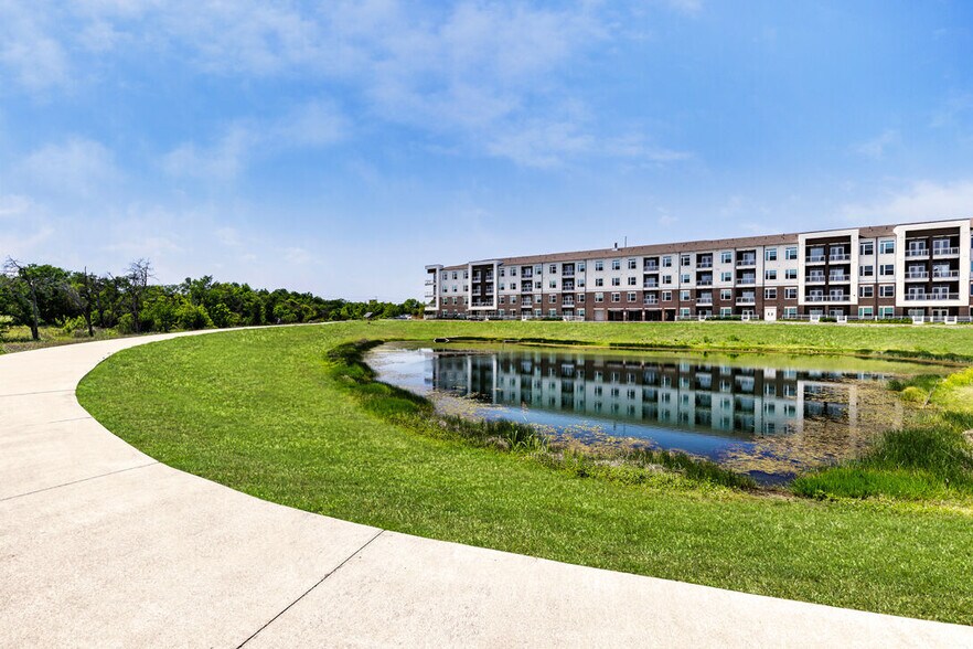 Building Photo - Vera Cedar Park