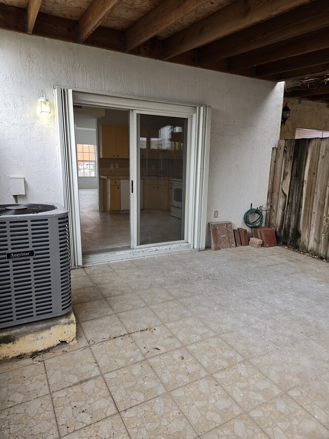 Building Photo - 209 NW 109th Ave