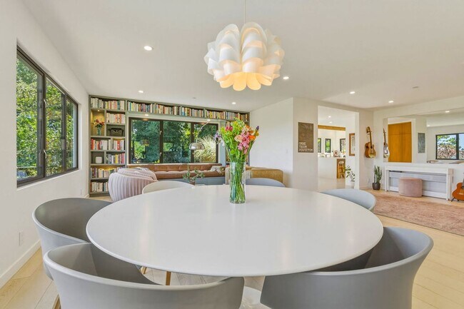 Building Photo - Beautifully Remodeled 4BR + Office Mill Valley Home — Furnished, Private 3/4-Acre Setting, Walk t...