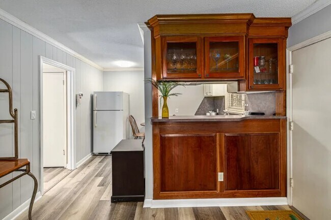 Building Photo - 640 Cornell St