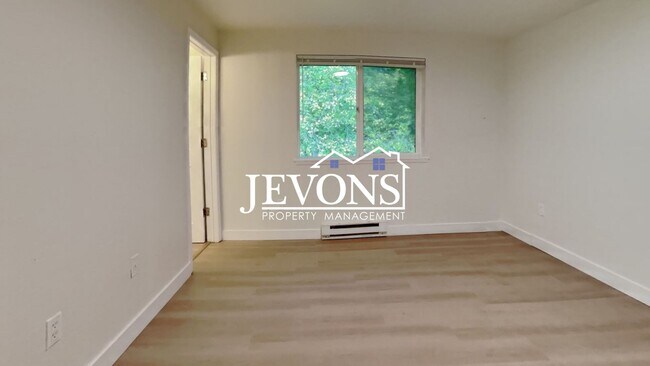 Building Photo - 2076 E 56th St