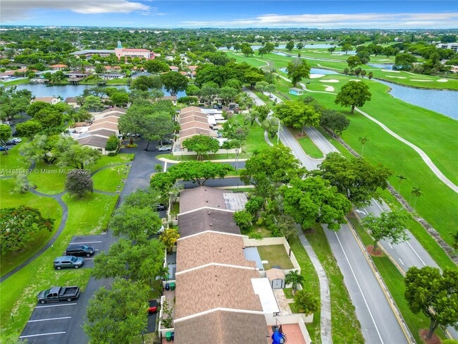 Building Photo - 13804 Kendale Lakes Dr