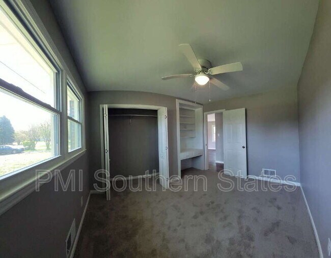 Building Photo - 104 Madison Cir