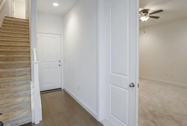 Building Photo - 341 Wild Rose Wy