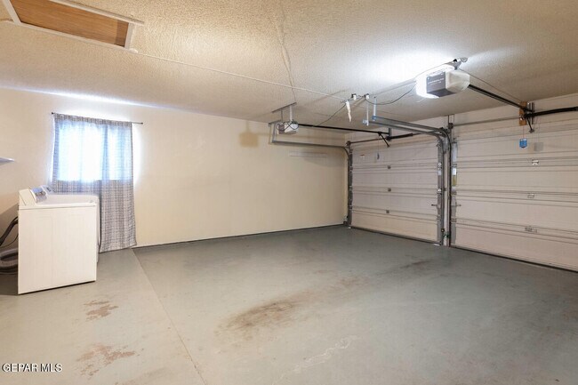 Building Photo - 10545 Palomino St