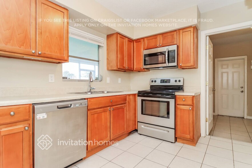 Building Photo - 11124 64th Terrace N