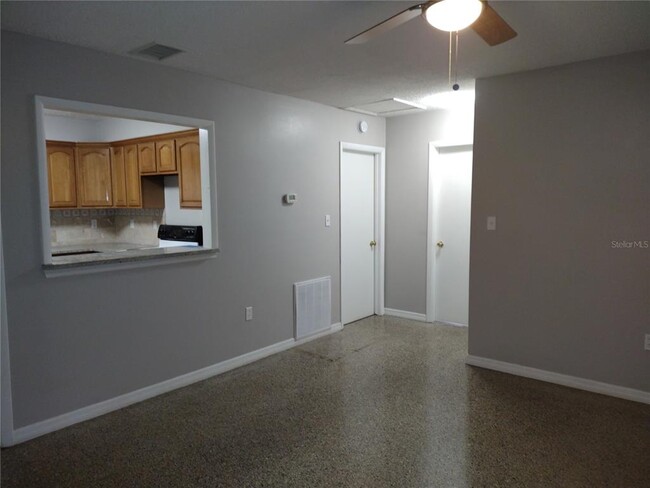 Building Photo - 431 Highland Dr