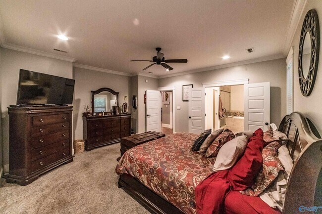 Building Photo - 1716 NE Wellman Ave