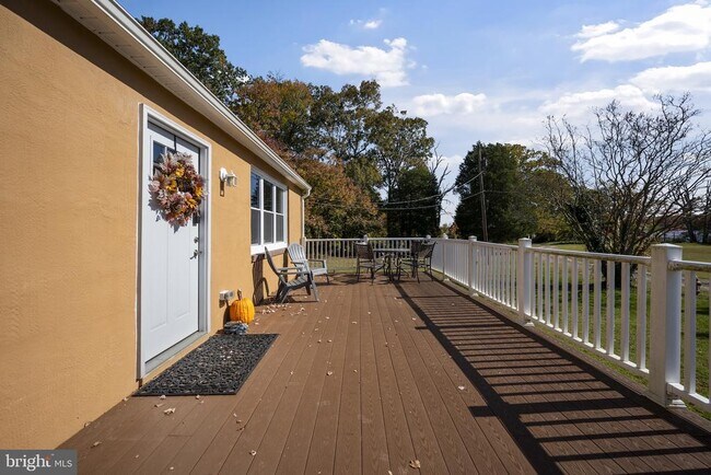 Building Photo - 11021 Bowerman Rd