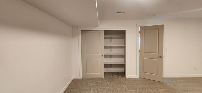 Building Photo - 1596 E 6785 N