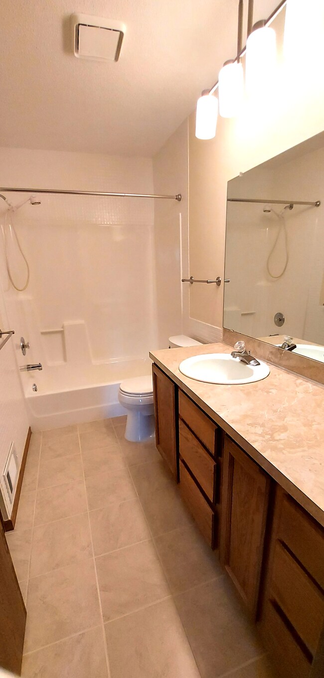 Building Photo - 9477 Ranchview Ln N