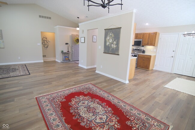 Building Photo - 730 High Dr