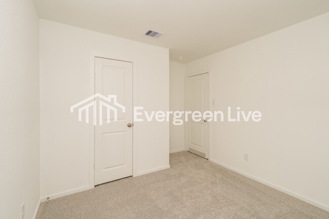 Building Photo - 7907 Meadow Cranesbill Ln