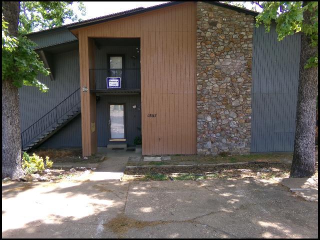 Building Photo - 1807 Sanford Dr