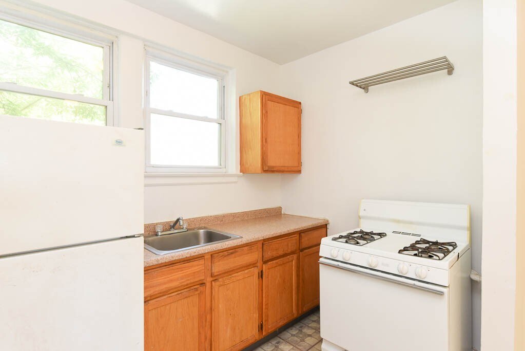 Building Photo - 2946 N Albany Ave