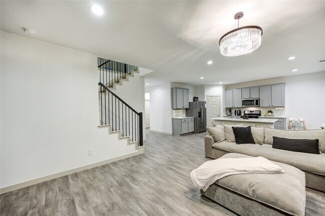 Building Photo - 6846 Dell Vista Drive