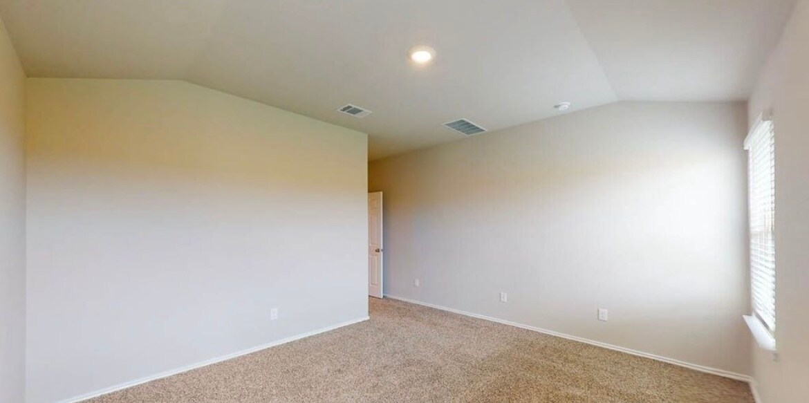 Building Photo - 1261 Lindsey Dr
