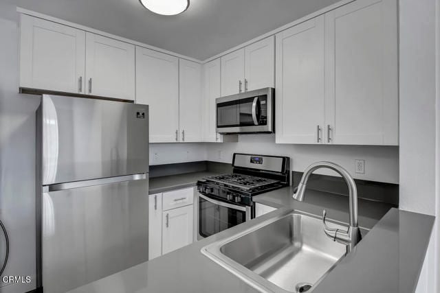 Building Photo - 3116 Casitas Ave