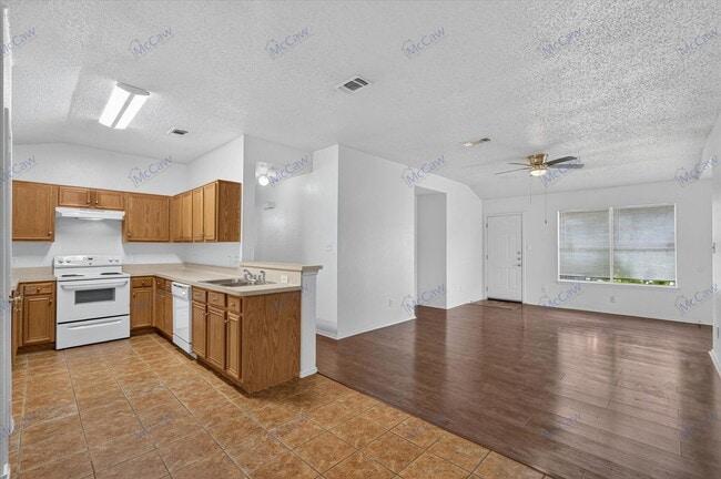 Building Photo - 10340 Blackjack Oaks Dr