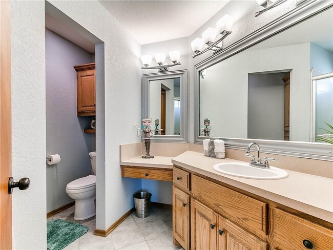 Building Photo - Beautiful 3 Bedroom 2 Bath Home In Choctaw!!!