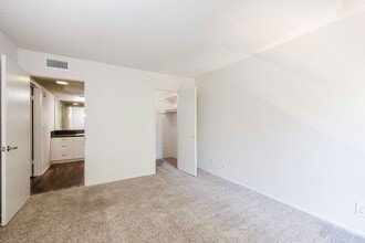 Building Photo - The Villas at Woodland Hills