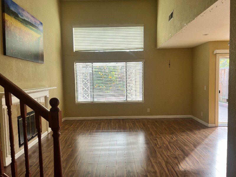 Building Photo - 3842 Cardinal Terrace