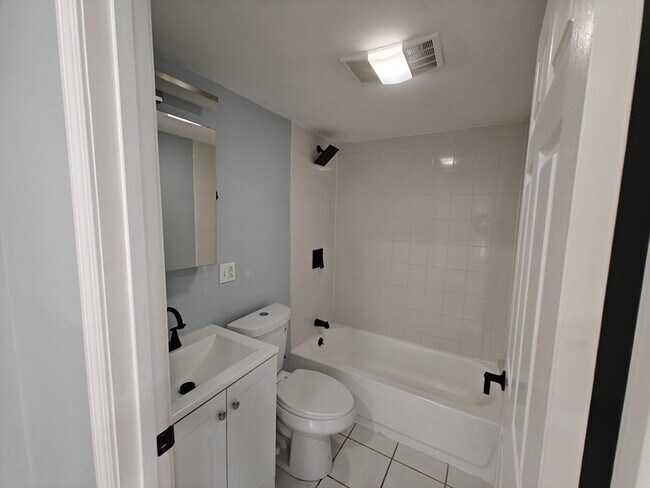 Building Photo - 102 Mt Pleasant Ave