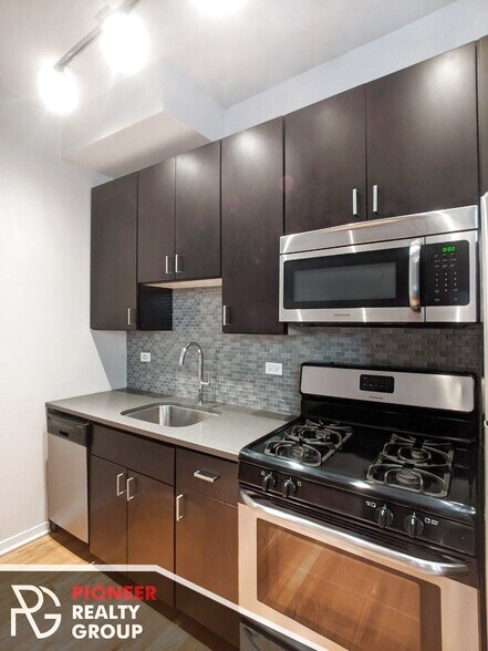 Building Photo - 2430 N Kedzie Blvd